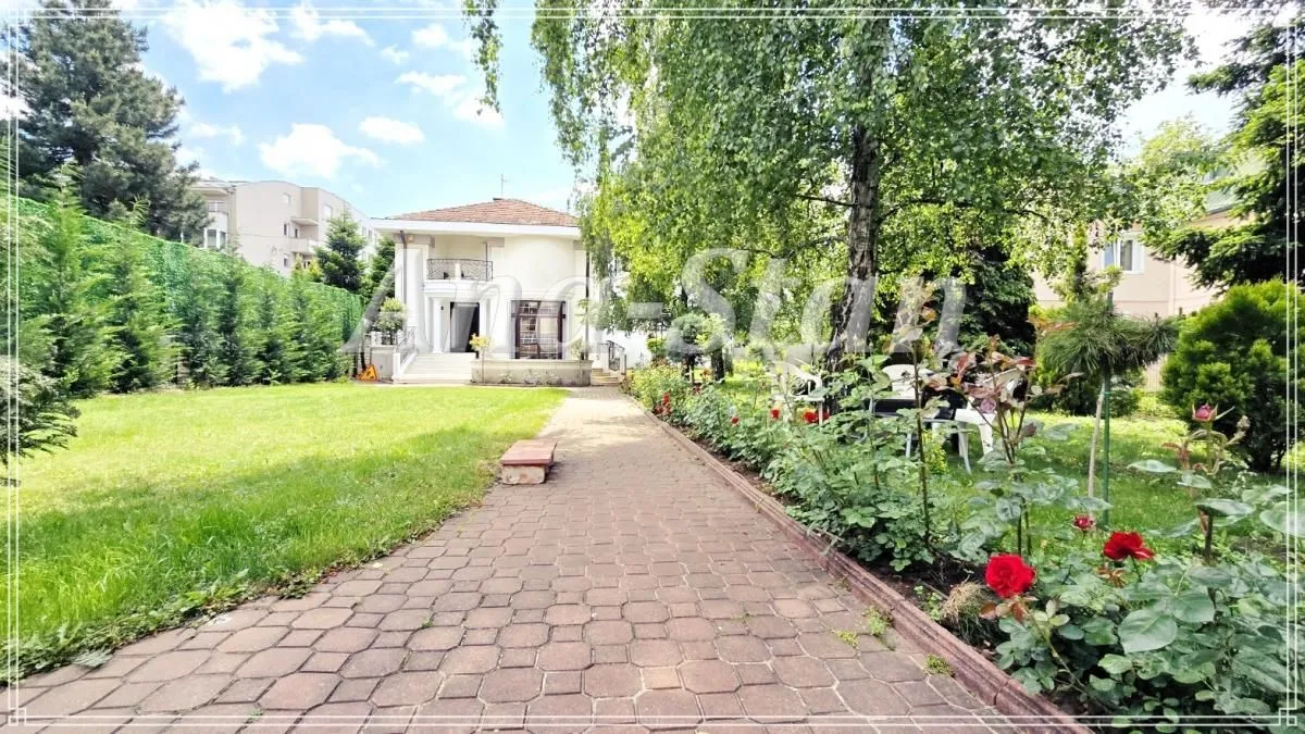 Rent, house, 290m², Voždovac Sve Podlokacije, Beograd