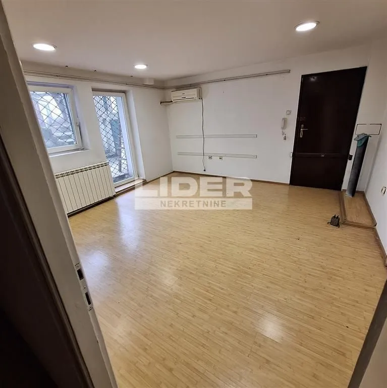 Rent, apartment, 43m², Stari Grad, Beograd