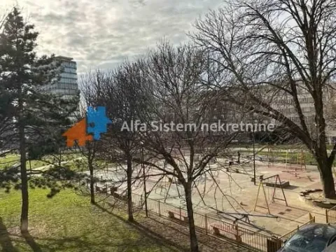 Izdavanje, trosoban stan, 105m², Savski Venac, Beograd - image 27