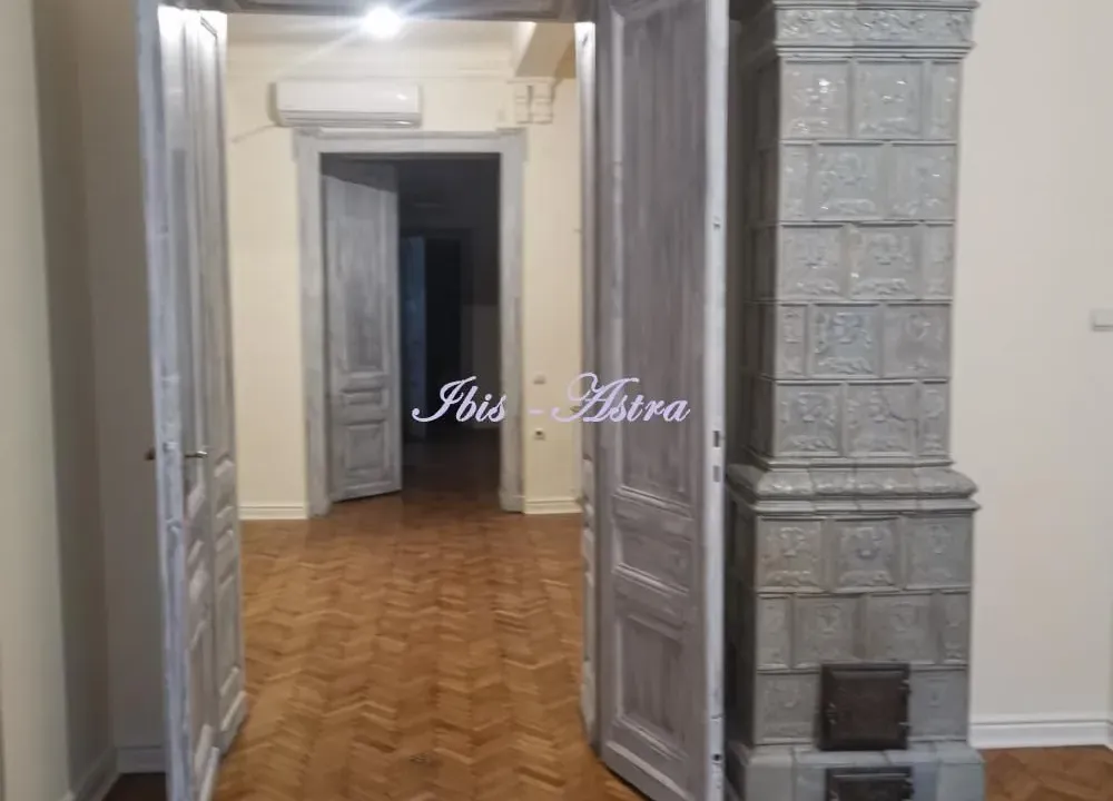 Izdavanje, poslovni prostor, 120m², Stari Grad, Beograd