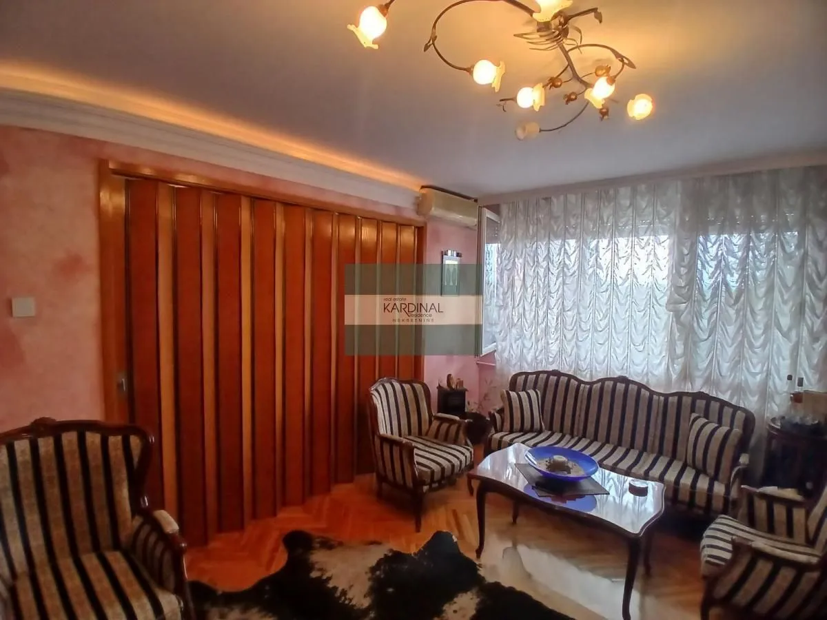 Prodaja, trosoban stan, 73m², Centar, Jagodina