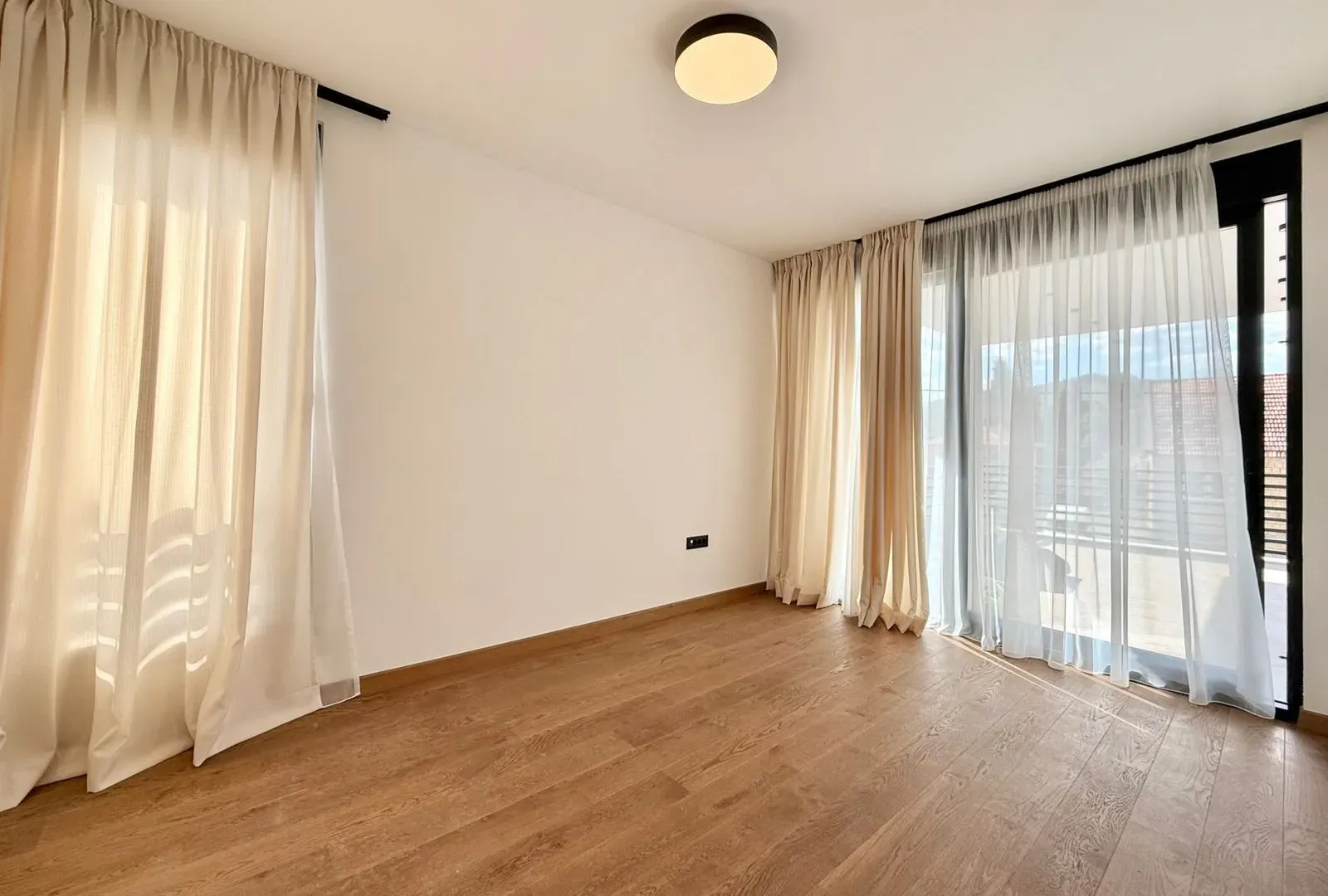 Prodaja, kuća, 220m², Gornja Gorica, Podgorica