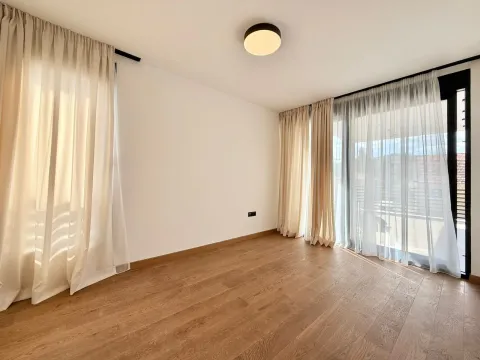 Prodaja, kuća, 220m², Gornja Gorica, Podgorica - image 7