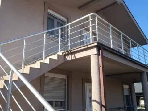 Izdavanje, dvosoban stan, 84m², Zagorič, Podgorica - image 2