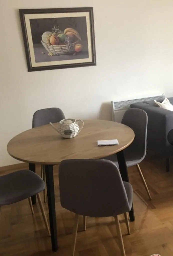 Izdavanje, dvosoban stan, 75m², Tuški Put, Podgorica