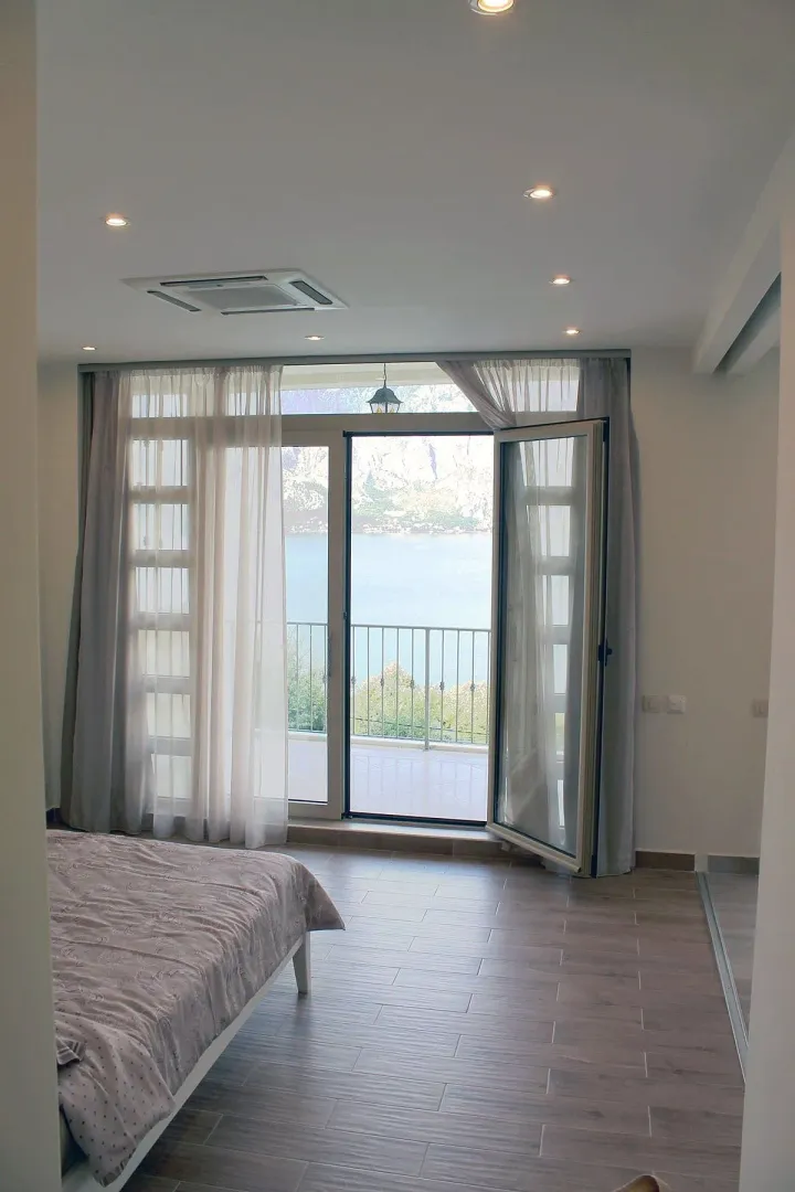 Prodaja, trosoban stan, 107m², Prčanj, Kotor