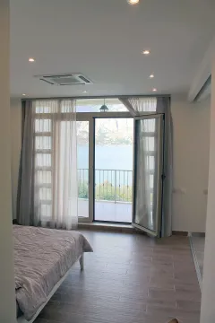 Prodaja, trosoban stan, 107m², Prčanj, Kotor - image 10