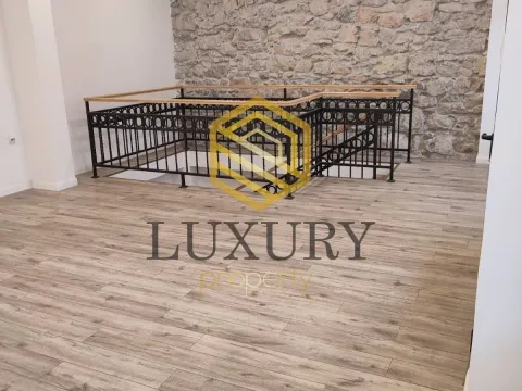 Izdavanje, poslovni prostor, 103m², Centar, Podgorica - image 5