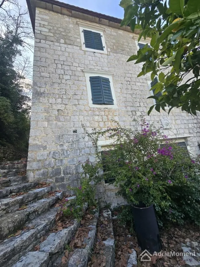 Prodaja, kuća, 180m², Kamenari, Herceg Novi
