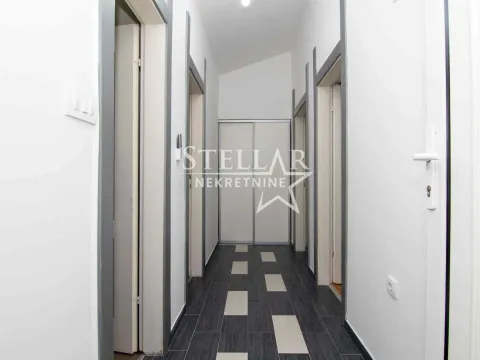 Izdavanje, kuća, 300m², Donji Kokoti, Podgorica - image 30