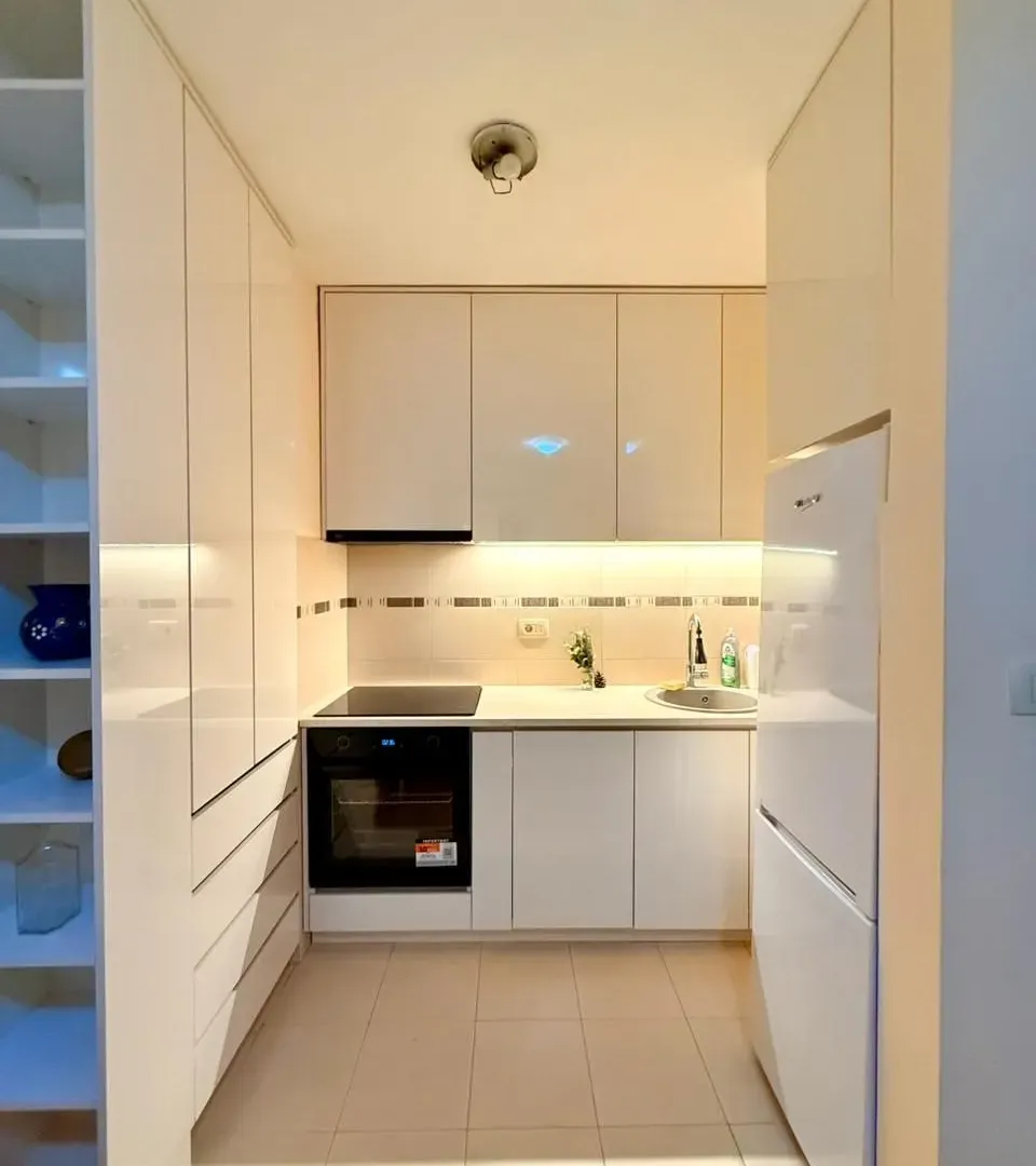 Izdavanje, jednosoban stan, 40m², Stari Aerodrom, Podgorica