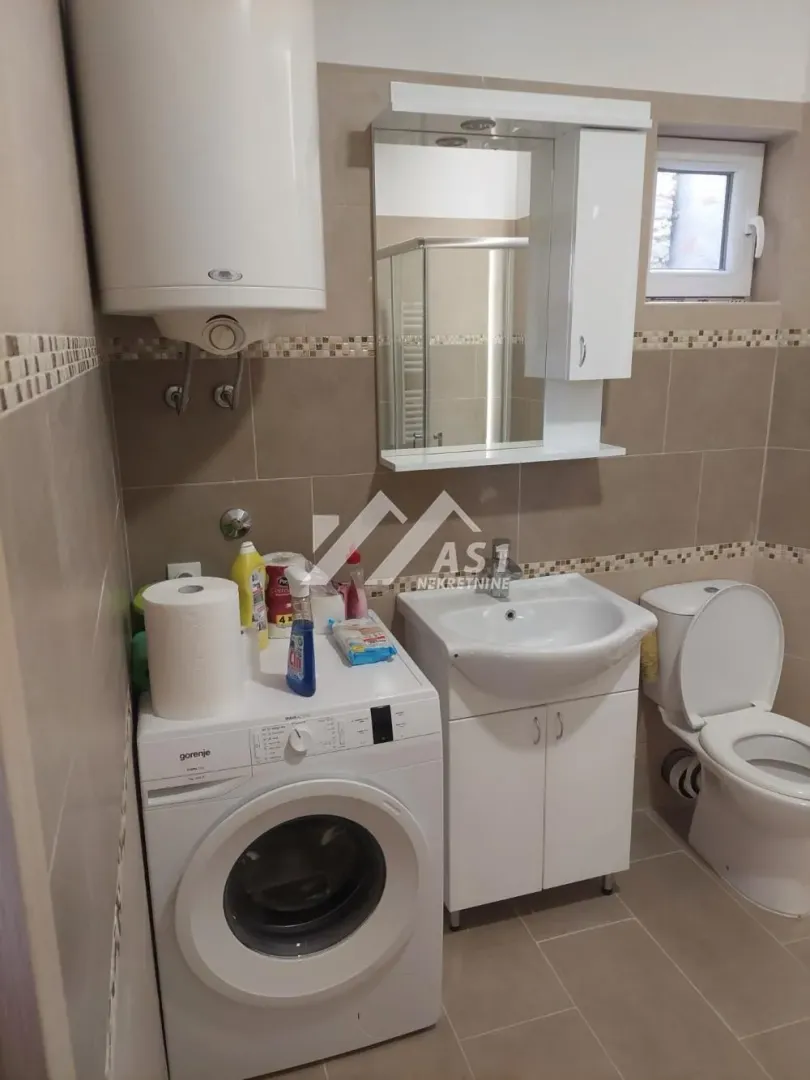 Izdavanje, dvosoban stan, 52m², Podbara, Novi Sad Sve Podlokacije