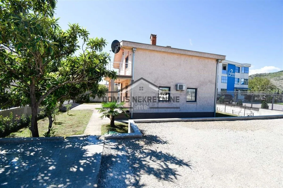 Rent, house, 160m², Donja Gorica, Podgorica
