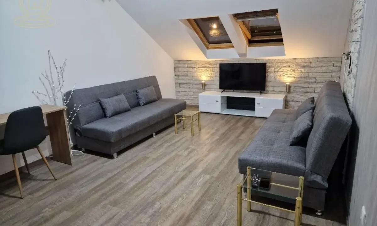 Izdavanje, dvosoban stan, 46m², Sajmište, Novi Sad