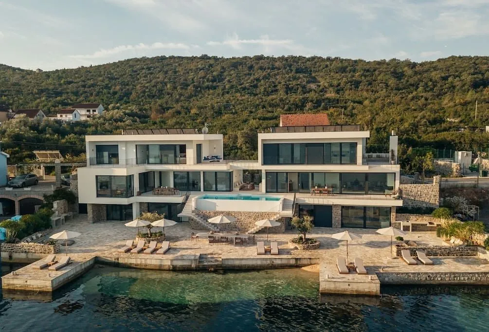 Prodaja, kuća, 676m², Tivat, Crna Gora