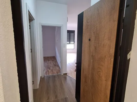 Prodaja, stan, 45m², Tološi, Podgorica - image 4
