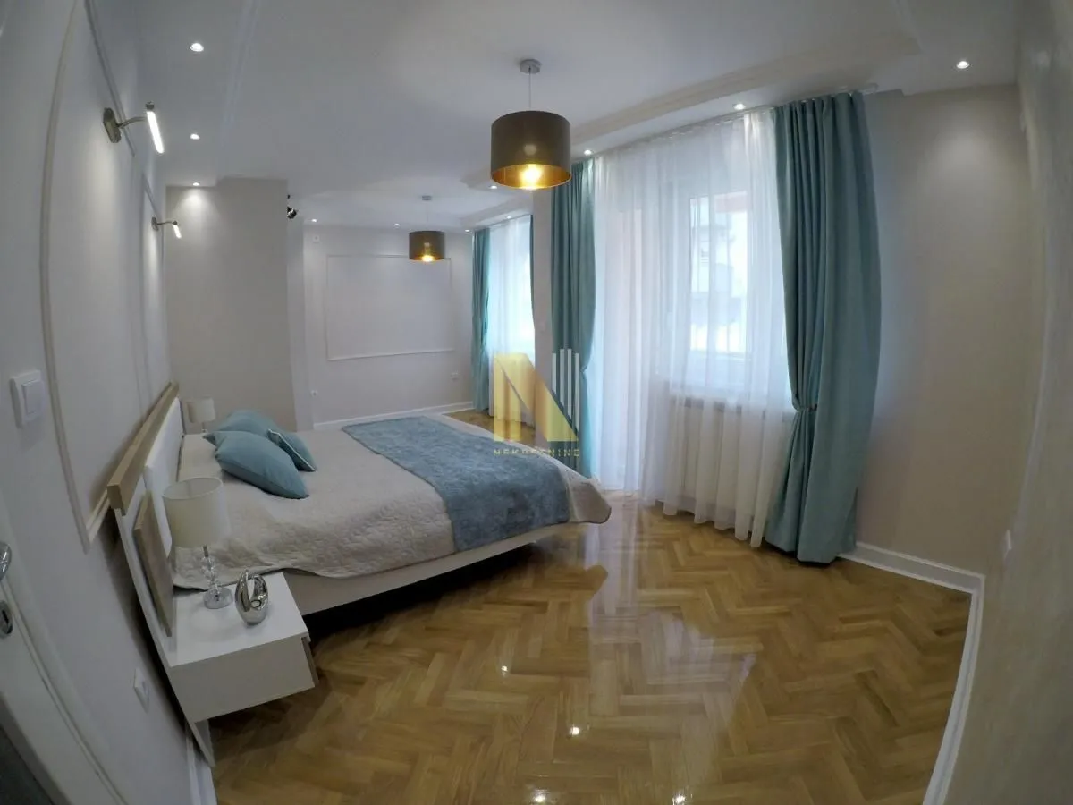 Izdavanje, trosoban stan, 130m², Grbavica, Novi Sad Sve Podlokacije