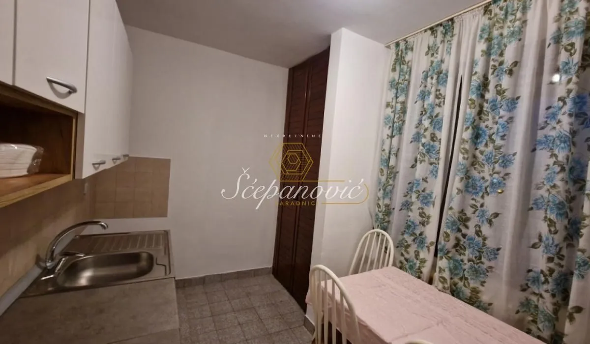 Rent, three bedroom apartment, 91m², Bulevar patrijarha Pavla, Novi Sad Sve Podlokacije