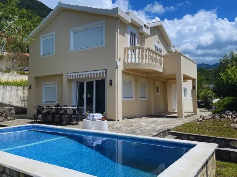 Sale, house, 270m², Sutvara, Kotor