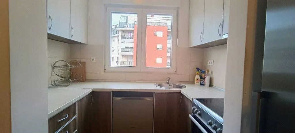 Rent, three bedroom apartment, 90m², Stari Aerodrom, Podgorica