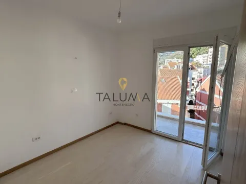 Prodaja, trosoban stan, 80m², Centar, Budva - image 4