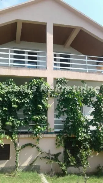 Prodaja, kuća, 190m², Šušanj, Bar