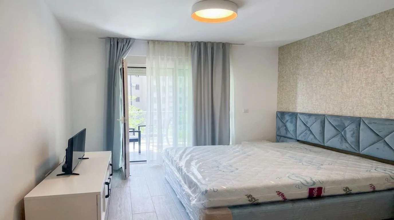Rent, one bedroom apartment, 57m², Bečići, Budva