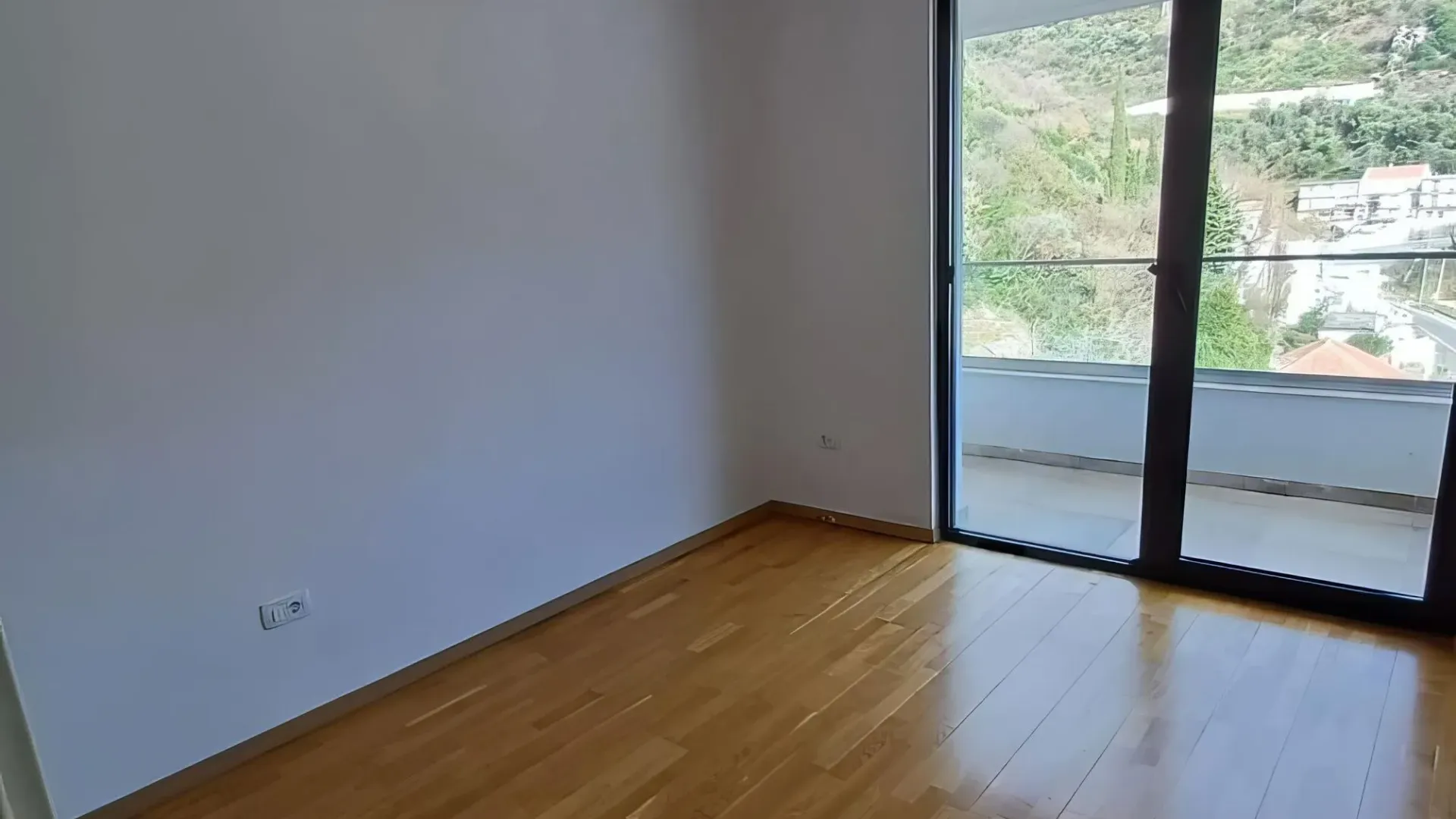 Prodaja, trosoban stan, 90m², Bečići, Budva