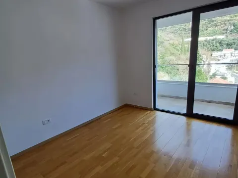 Sale, three bedroom apartment, 90m², Bečići, Budva - image 9