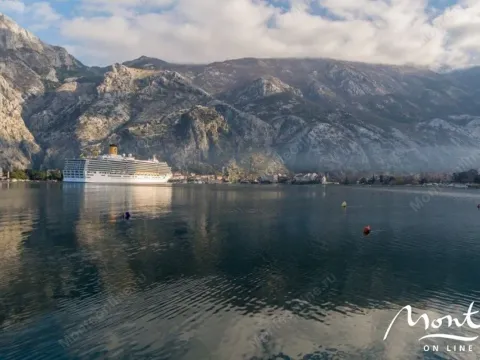 Prodaja, kuća, 330m², Prčanj, Kotor - image 18