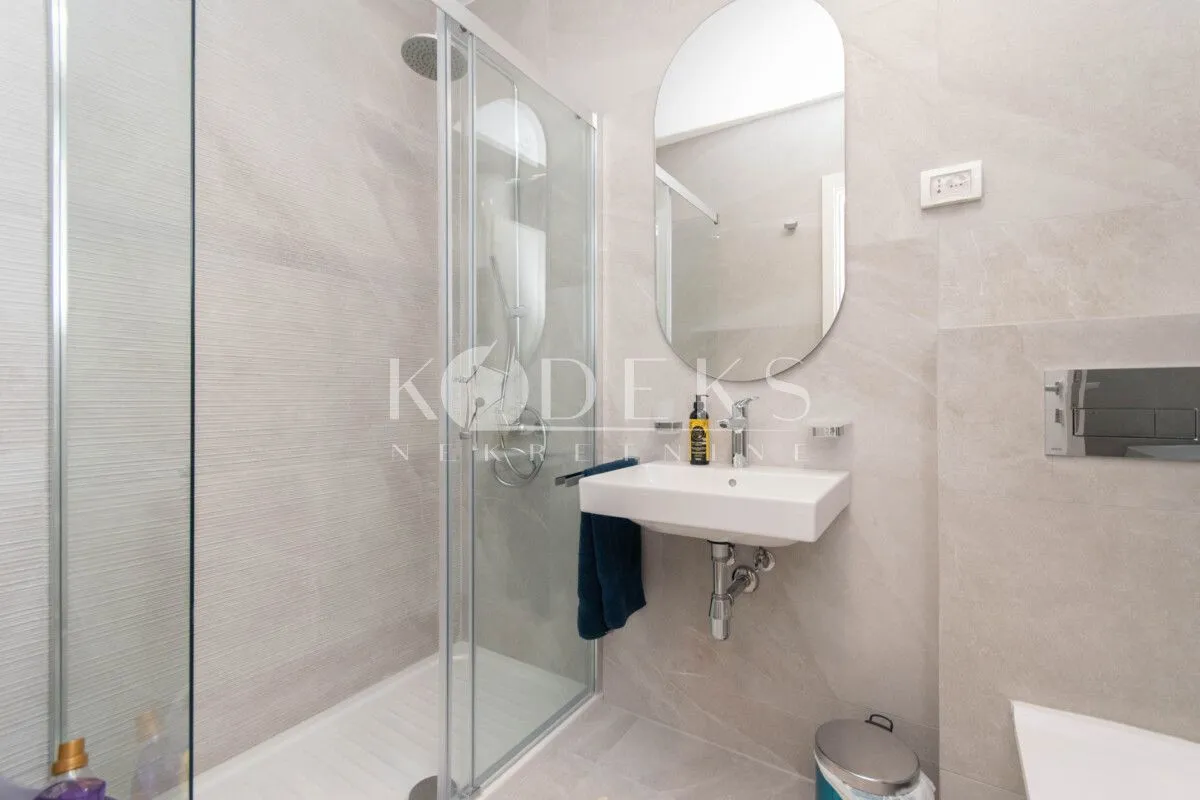 Izdavanje, jednosoban stan, 39m², Central Point, Podgorica