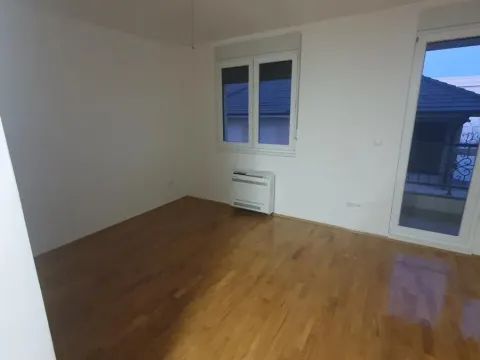 Prodaja, dvosoban stan, 58m², Mišeluk, Petrovaradin - image 2