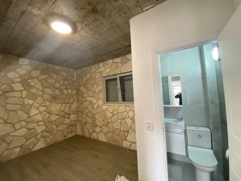 Sale, house, 220m², Bar, Crna Gora - image 9