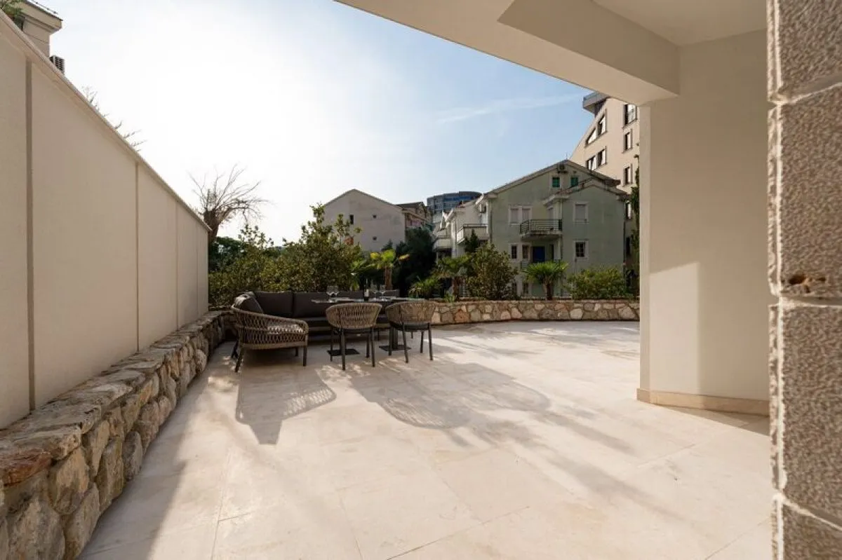 Sale, one bedroom apartment, 56m², Rafailovići, Budva