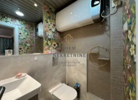 Izdavanje, trosoban stan, 104m², Adok, Budva - image 6