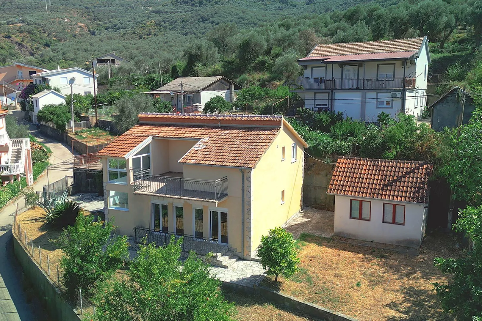 Prodaja, kuća, 188m², Centar, Bar