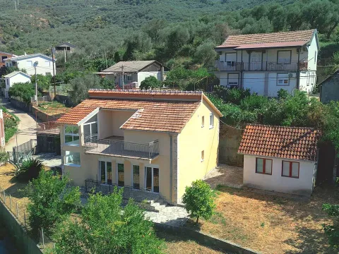 Prodaja, kuća, 188m², Centar, Bar - image 10