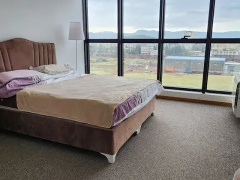 Izdavanje, četvorosoban stan, 160m², Podgorica, Crna Gora - image 1