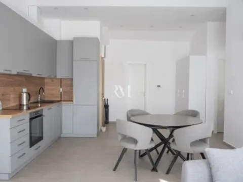 Izdavanje, dvosoban stan, 70m², Gradiošnica, Tivat - image 5