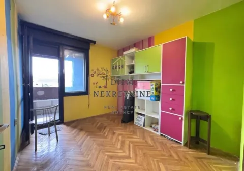 Prodaja, trosoban stan, 96m², Blok 6, Podgorica - image 9