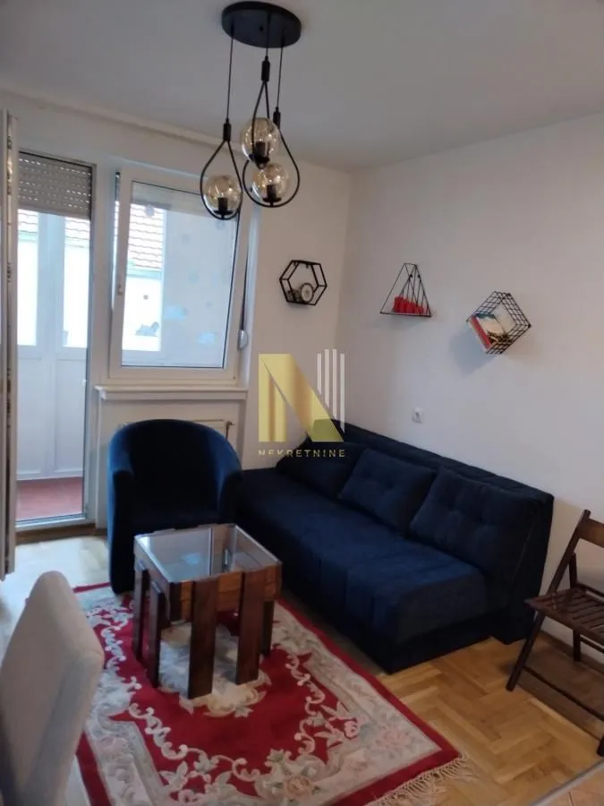 Izdavanje, garsonjera, 22m², Bulevar Oslobodjenja, Novi Sad Sve Podlokacije