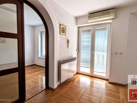 Izdavanje, kuća, 216m², Salajka, Novi Sad Sve Podlokacije - image 9