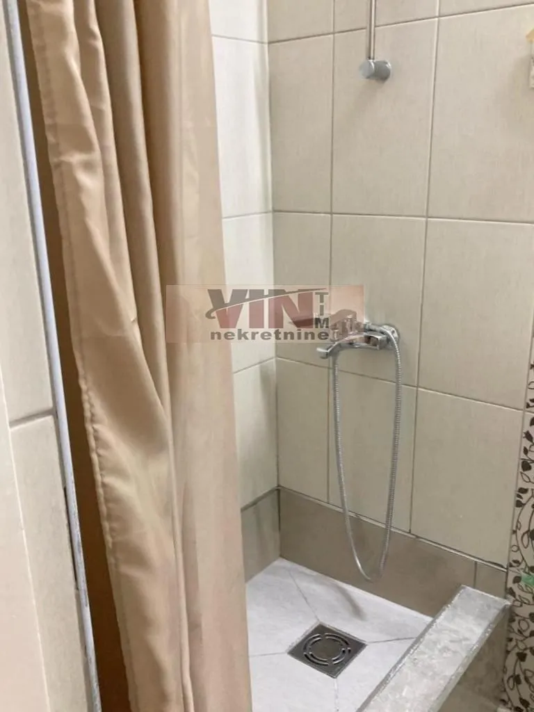 Izdavanje, garsonjera, 28m², Šumice, Beograd