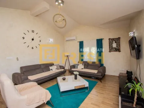 Izdavanje, dvosoban stan, 125m², Tološi, Podgorica - image 3