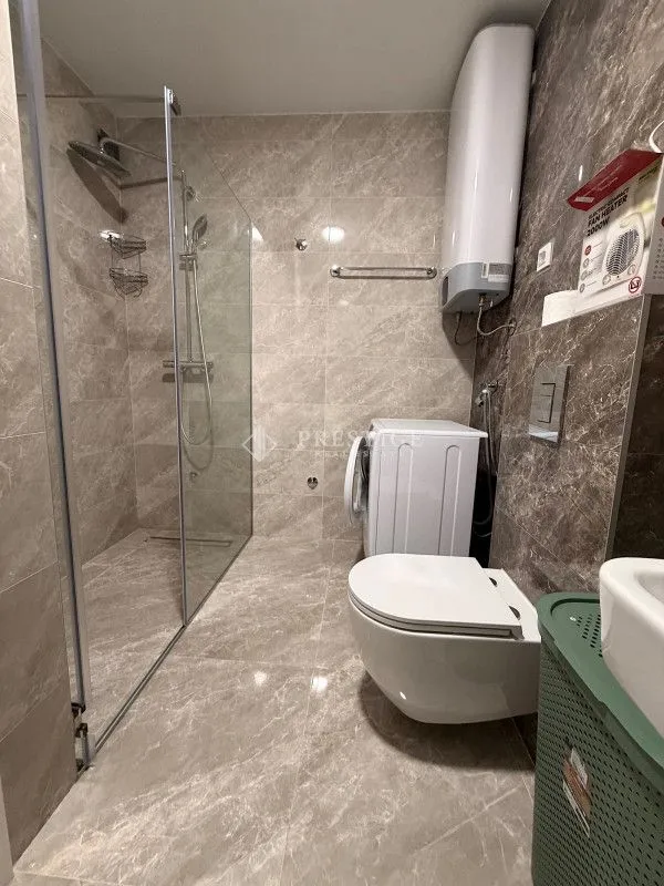 Izdavanje, dvosoban stan, 69m², Tološka šuma, Podgorica