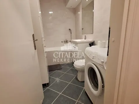 Rent, two bedroom apartment, 60m², Stari Grad, Beograd - image 9