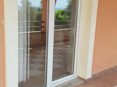 Izdavanje, dvosoban stan, 54m², Krimovica, Kotor - image 3