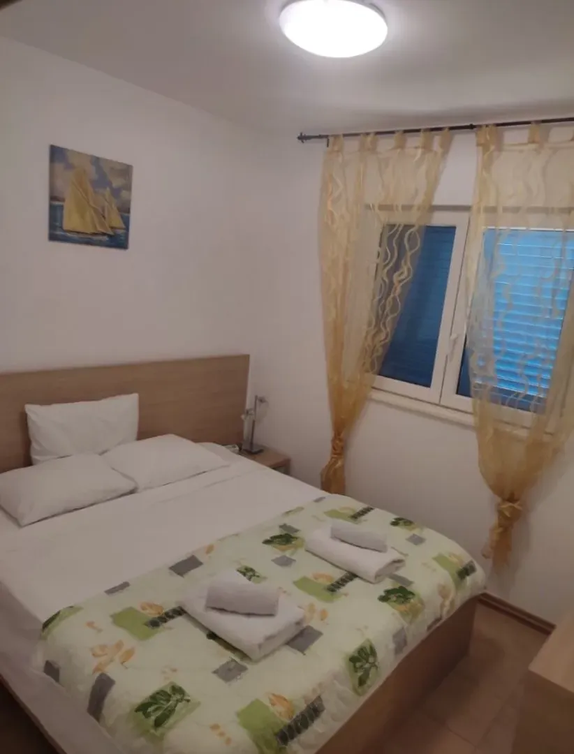 Izdavanje, dvosoban stan, 57m², Bečići, Budva