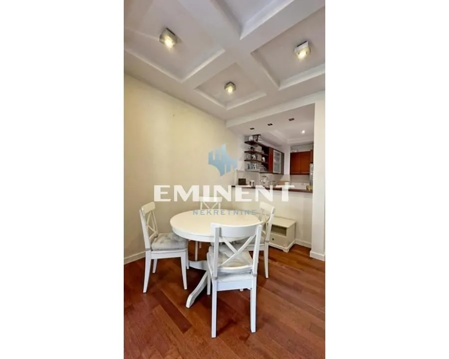 Izdavanje, dvosoban stan, 64m², Vračar Hram, Vračar Sve Podlokacije