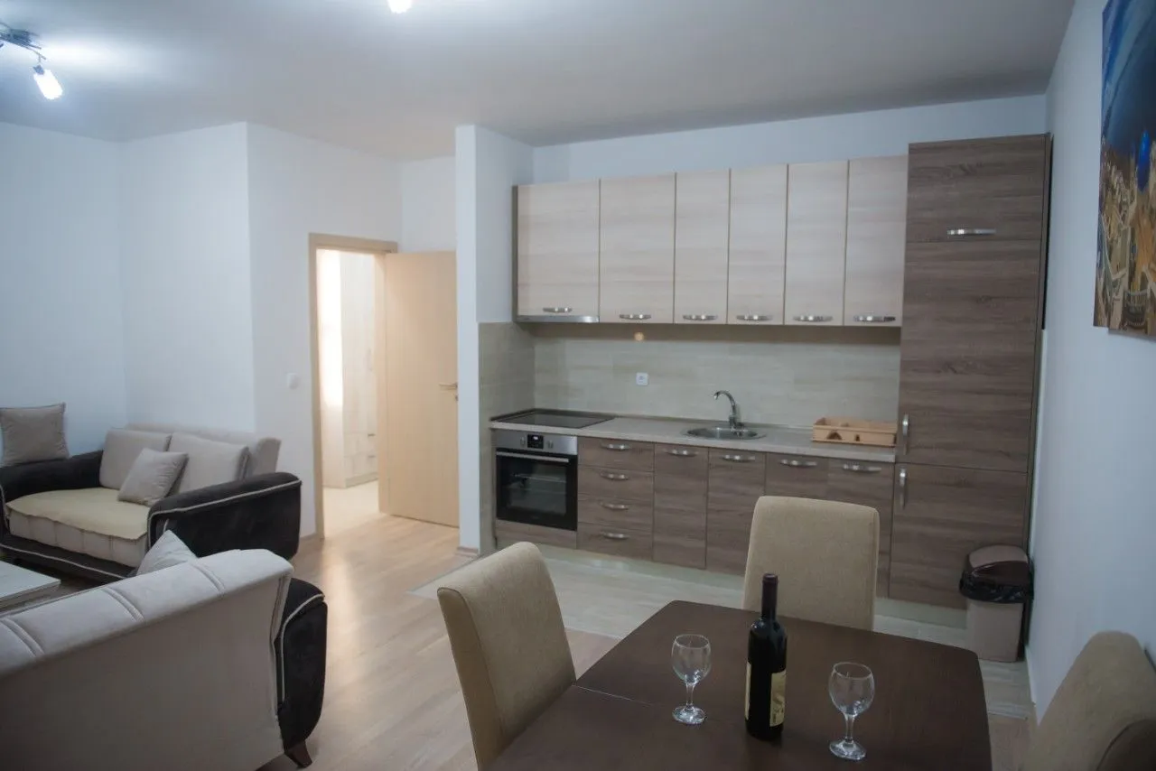 Prodaja, dvosoban stan, 65m², Tivat, Crna Gora